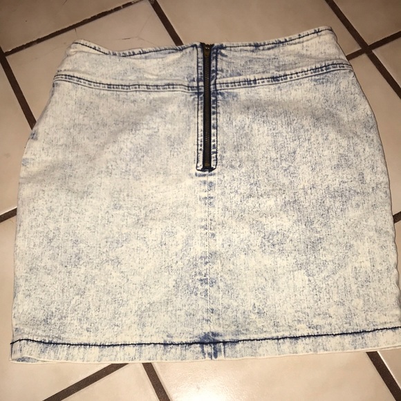 Skirt - Picture 2 of 2